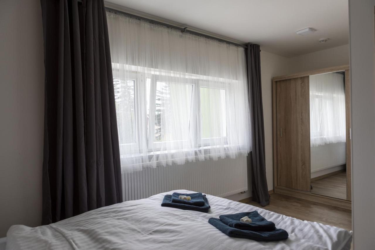Novohradska Hotel เชสเกบูดิเยโจวิตเซ ภายนอก รูปภาพ
