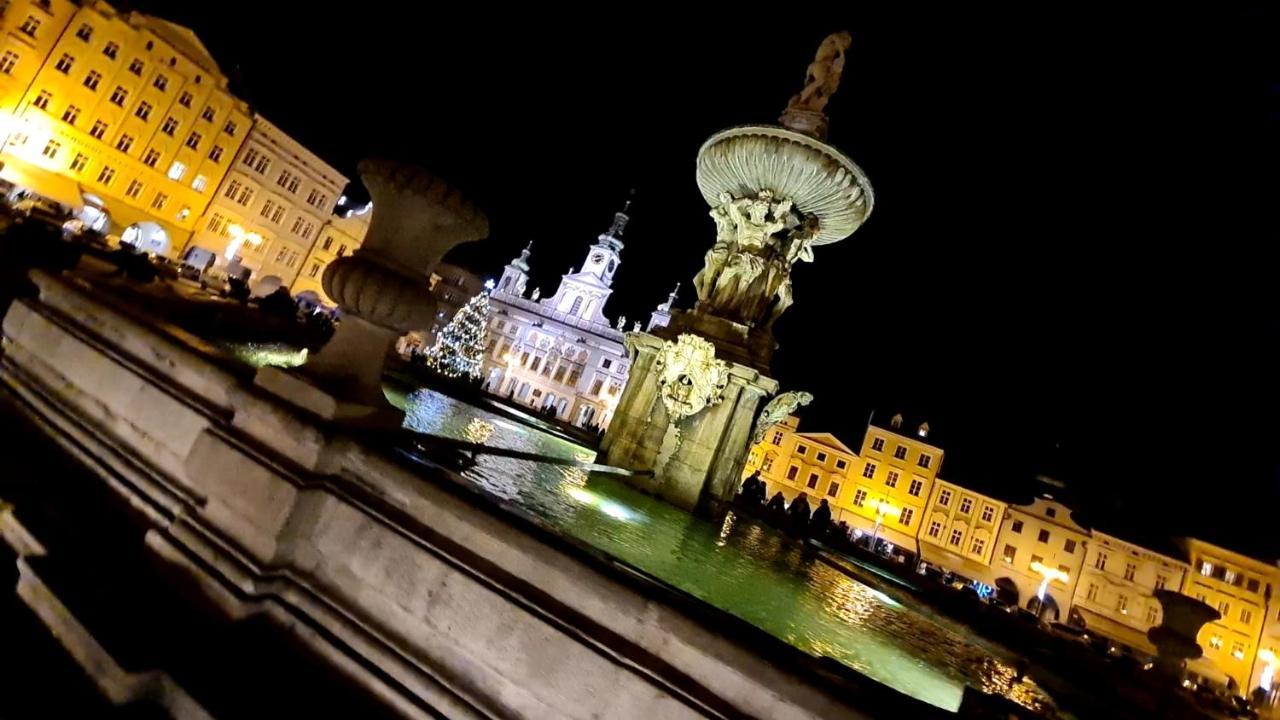 Novohradska Hotel เชสเกบูดิเยโจวิตเซ ภายนอก รูปภาพ