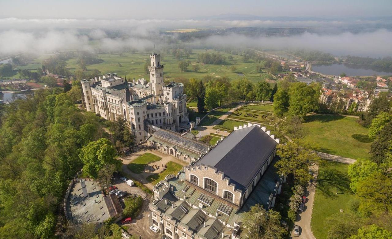 Novohradska Hotel เชสเกบูดิเยโจวิตเซ ภายนอก รูปภาพ