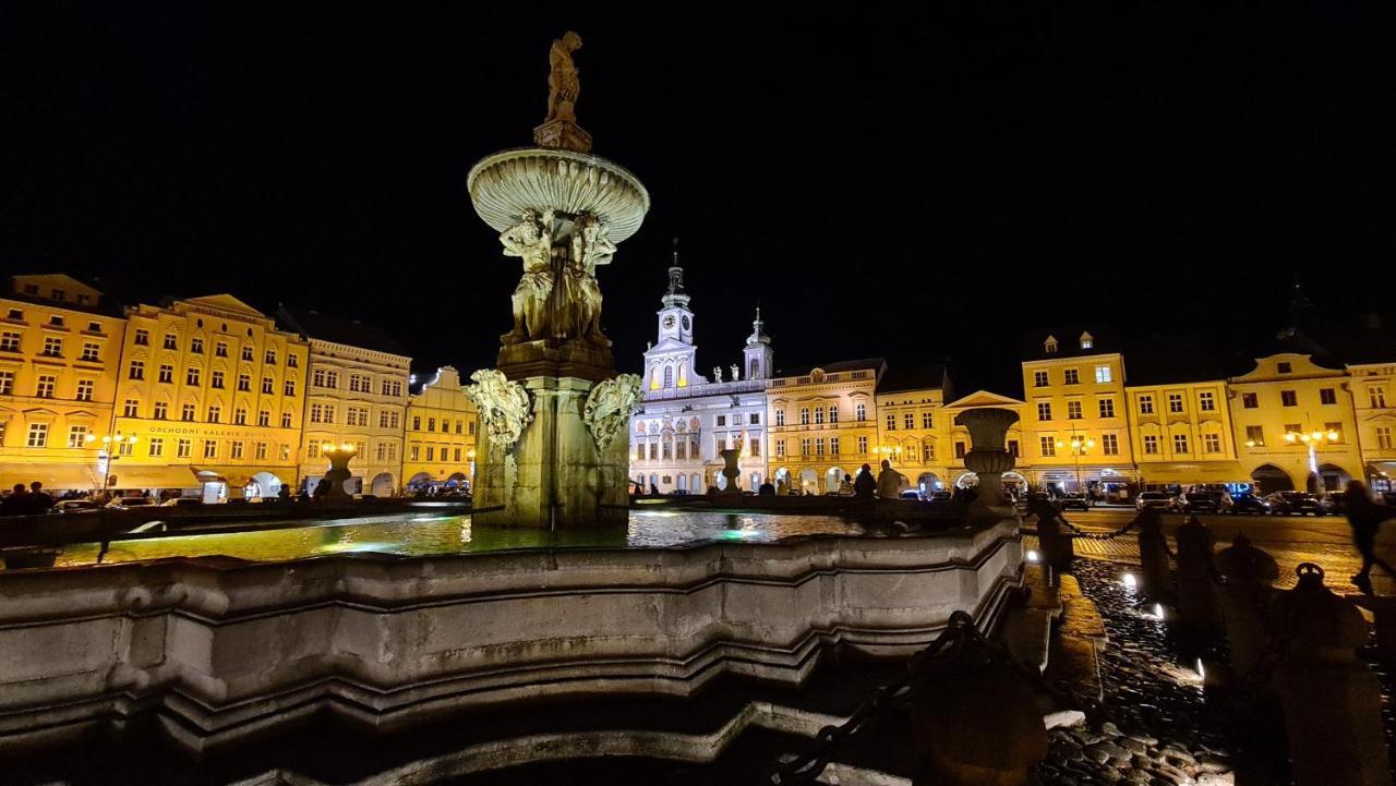 Novohradska Hotel เชสเกบูดิเยโจวิตเซ ภายนอก รูปภาพ