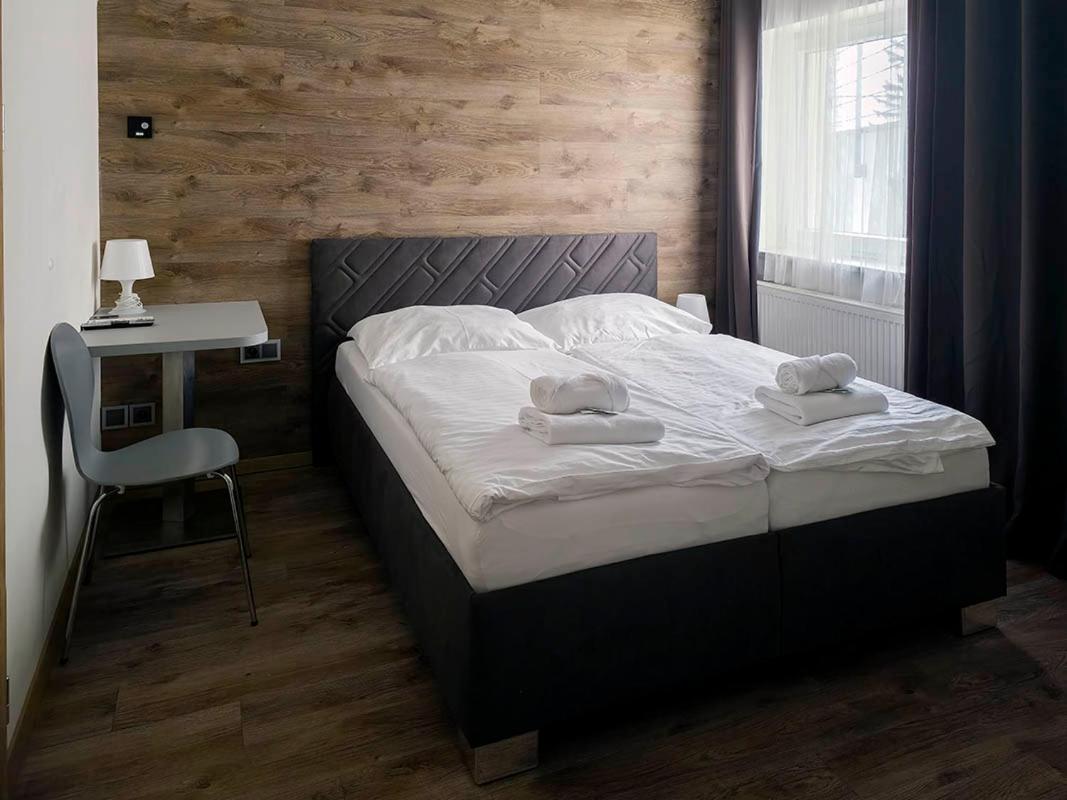 Novohradska Hotel เชสเกบูดิเยโจวิตเซ ภายนอก รูปภาพ